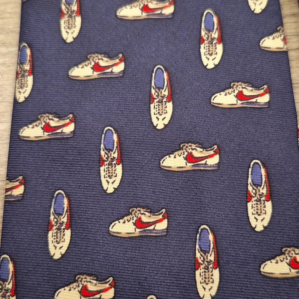 NIKE Cortez Sneakers Dark Navy Pattern Sakowitz Silk‎ Mens Tie VTG 90s RARE